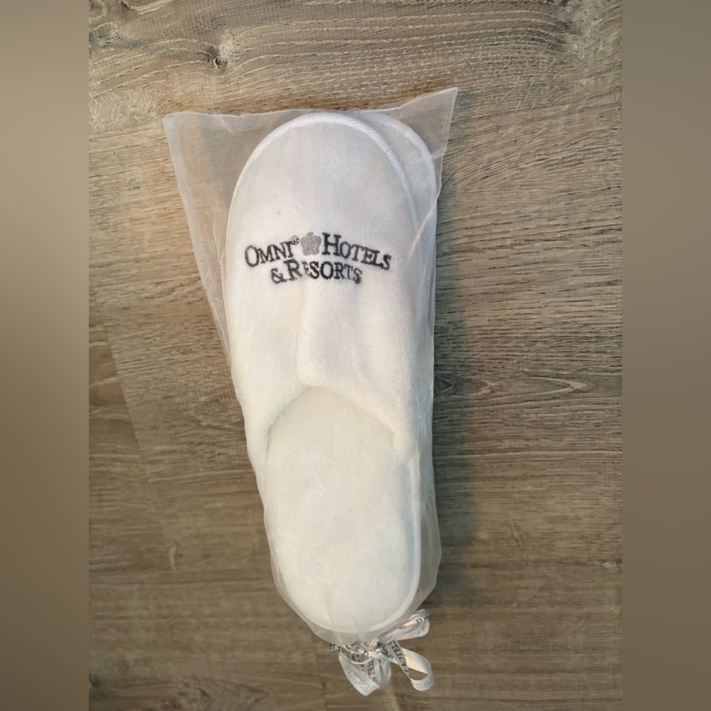 🌴NEW/NEVER WORN ‘OMNI HOTEL & RESORT’  SPA SLIPPERS~SIZE 8